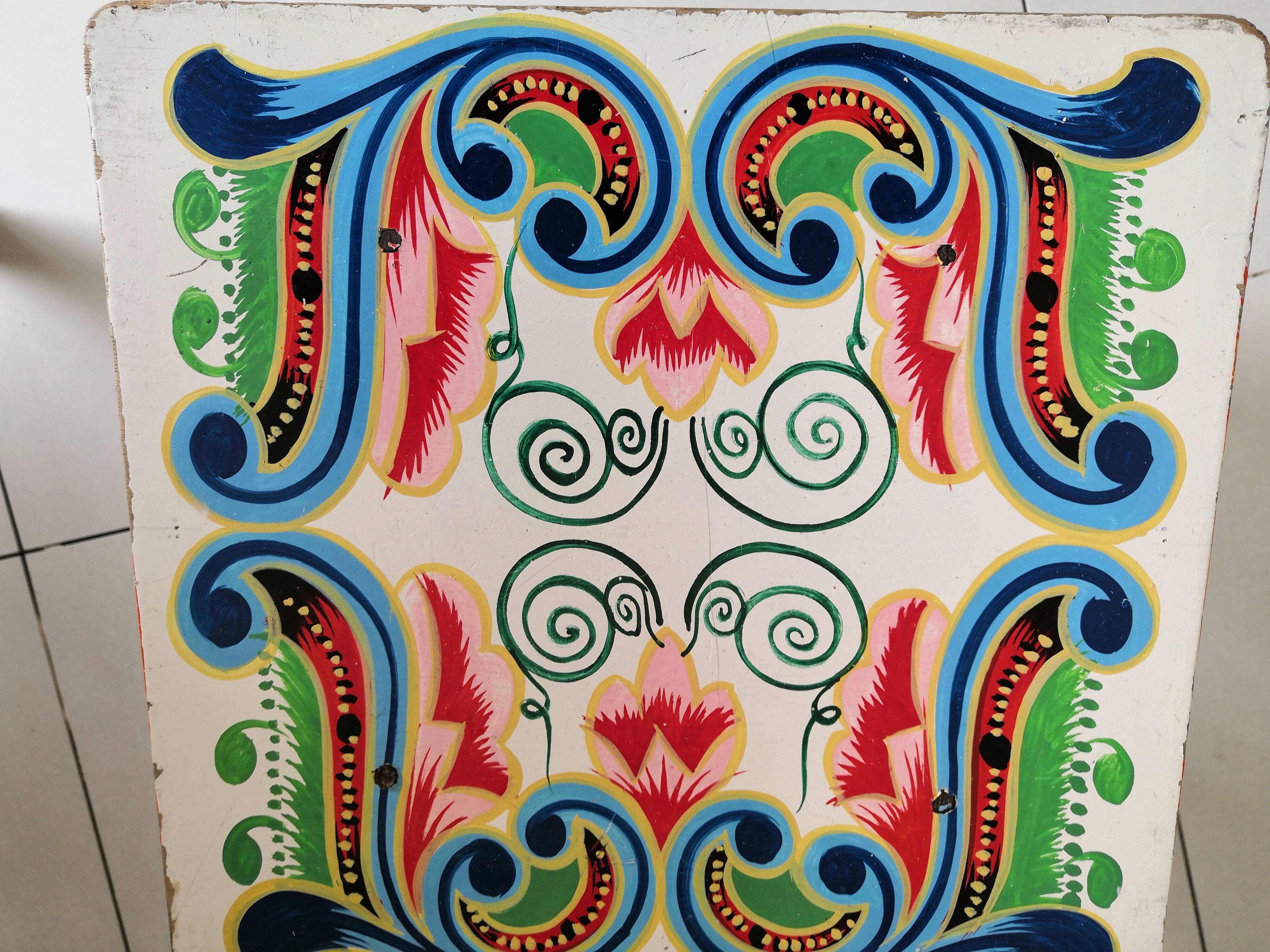 Table lounge - 4 ethnic vintage children's chairs