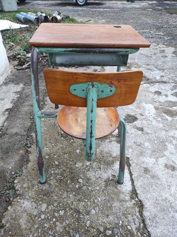 Ancien bureau d'enfant monobloc