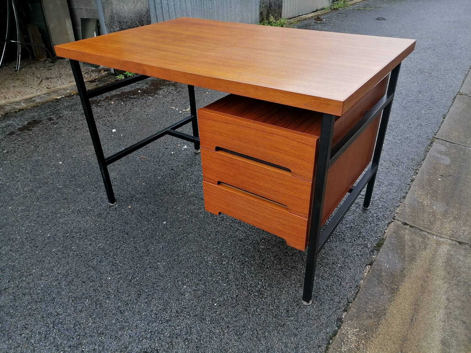 Bureau. vintage. année. 60
