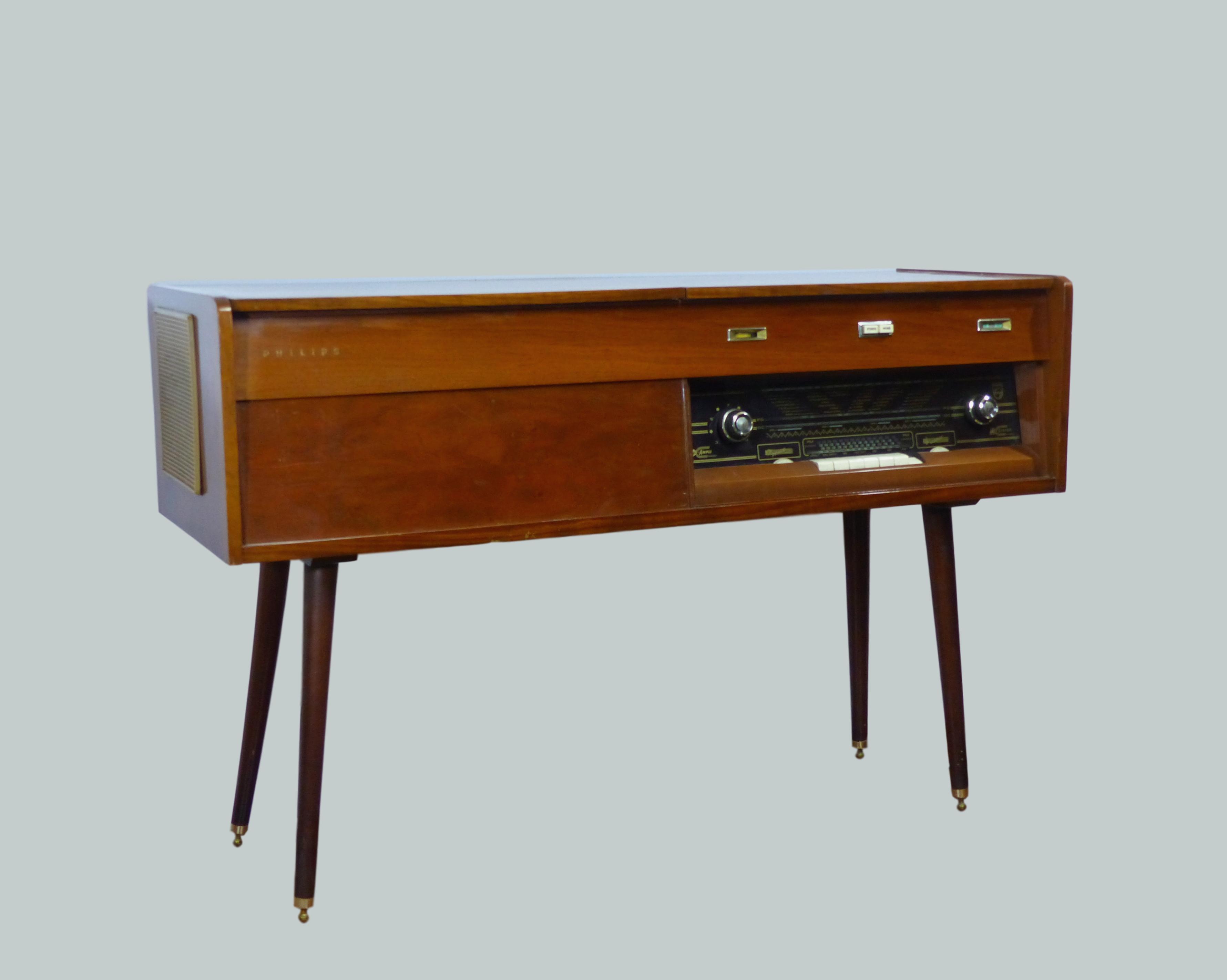 Sideboard with Philips Hifi system