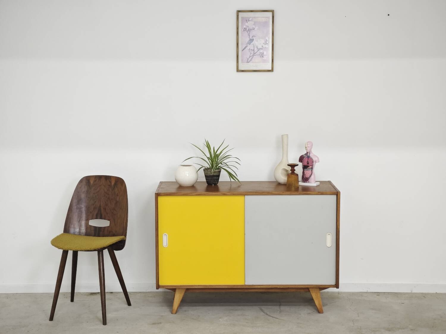 Buffet U-452 jaune et gris par Jiri Jiroutek pour Interier Praha 1960