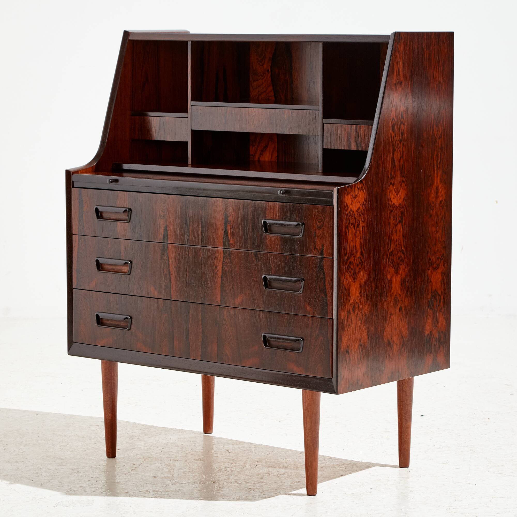 Bureau en palissandre restauré par arne wahl iversen pour vinde møbelfabrik