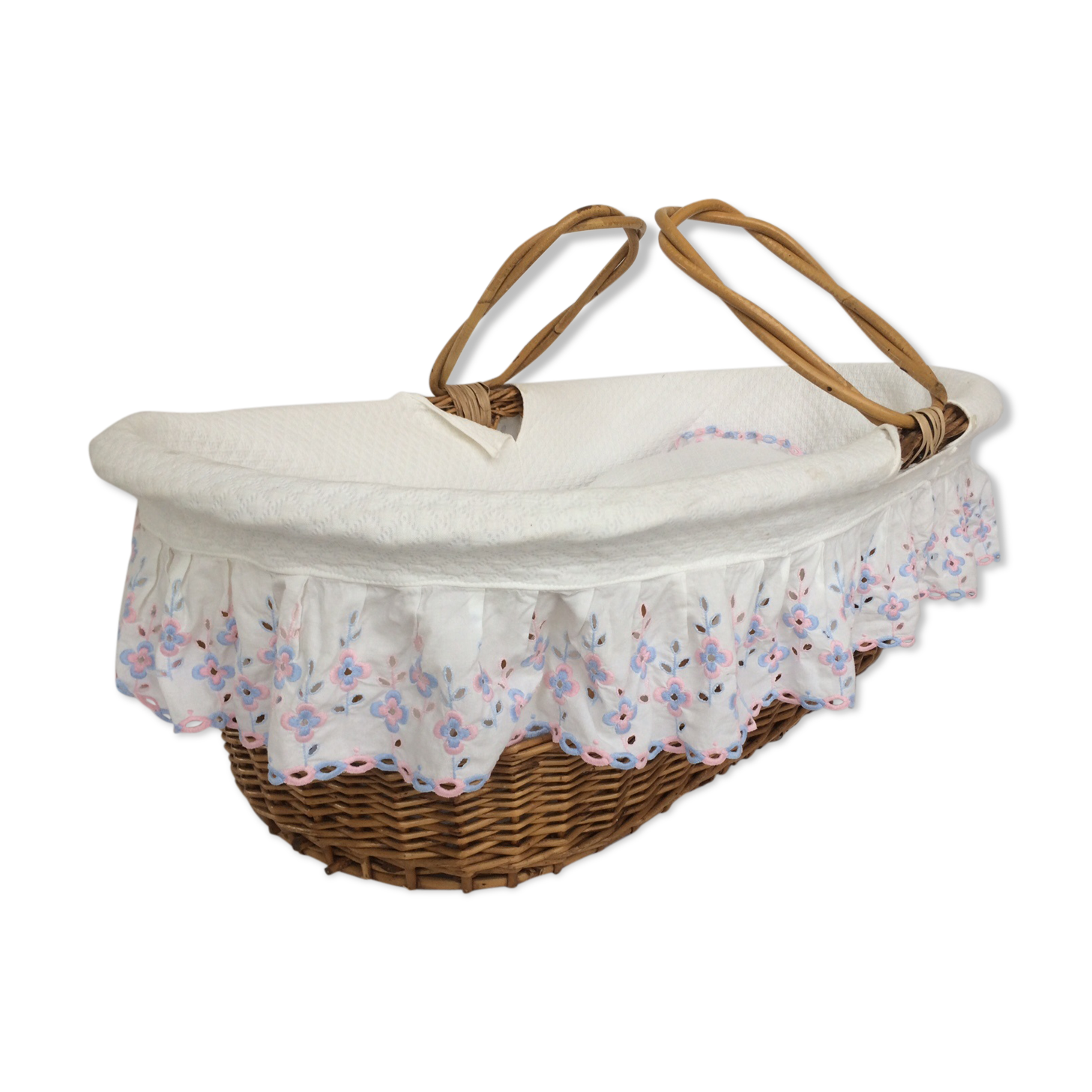 Bassinet in rattan, his mattress, pillow and bed linens