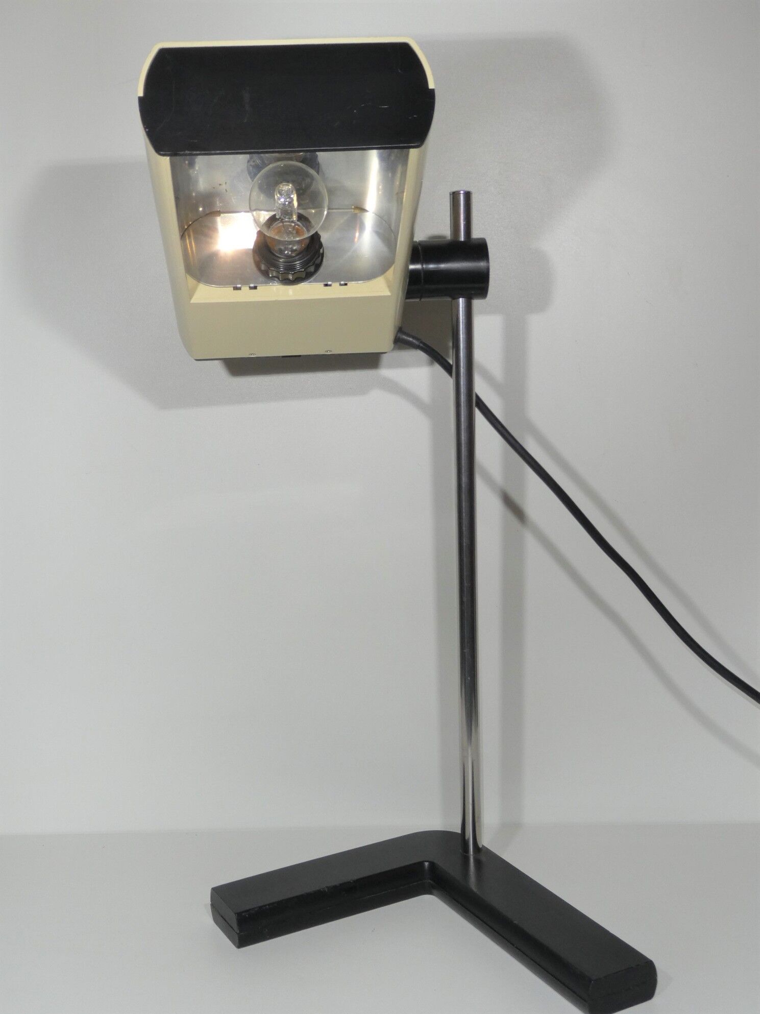 LAMP MANADE 1970