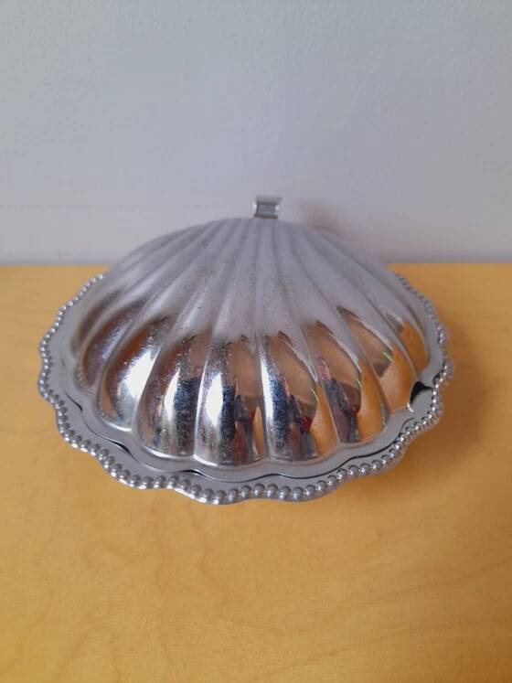 Shell butter dish