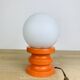 Lampe space age bois orange et globe opaline, années 70