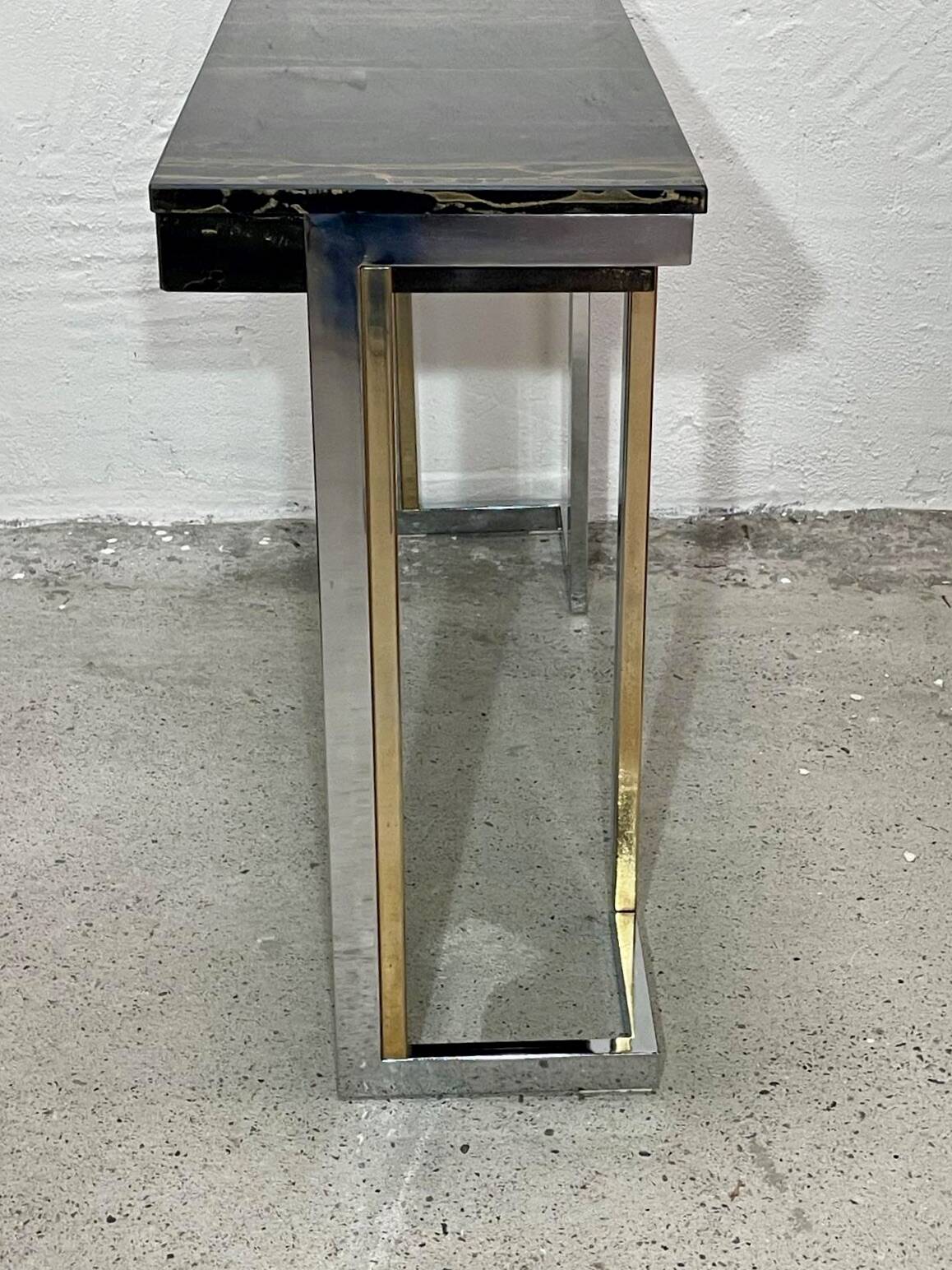 Console assigned to Guy Lefèvre.