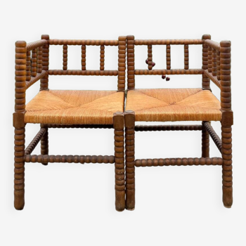 Paire de fauteuils d’angle en bois tourné