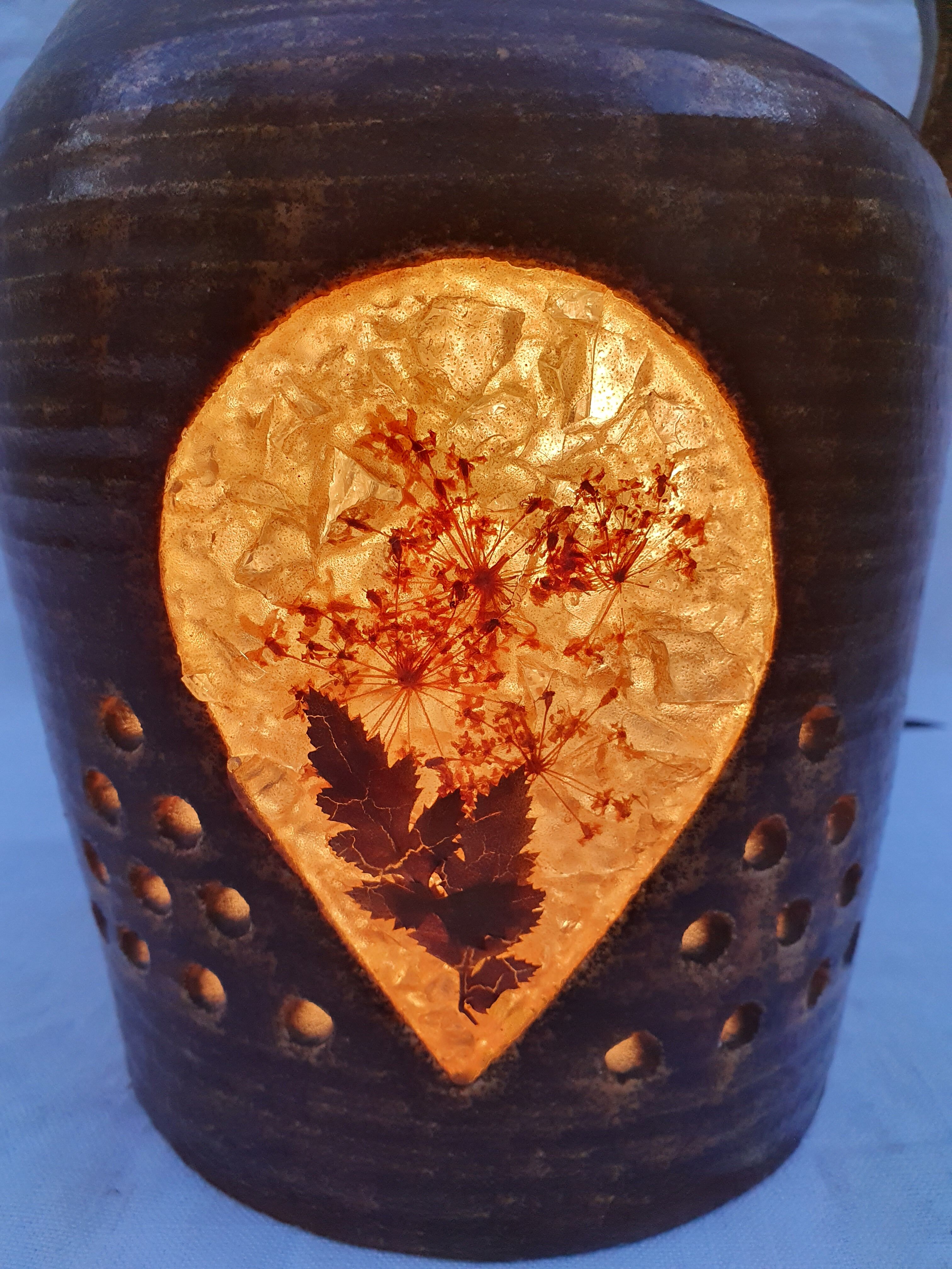 Accolay pitcher lamp