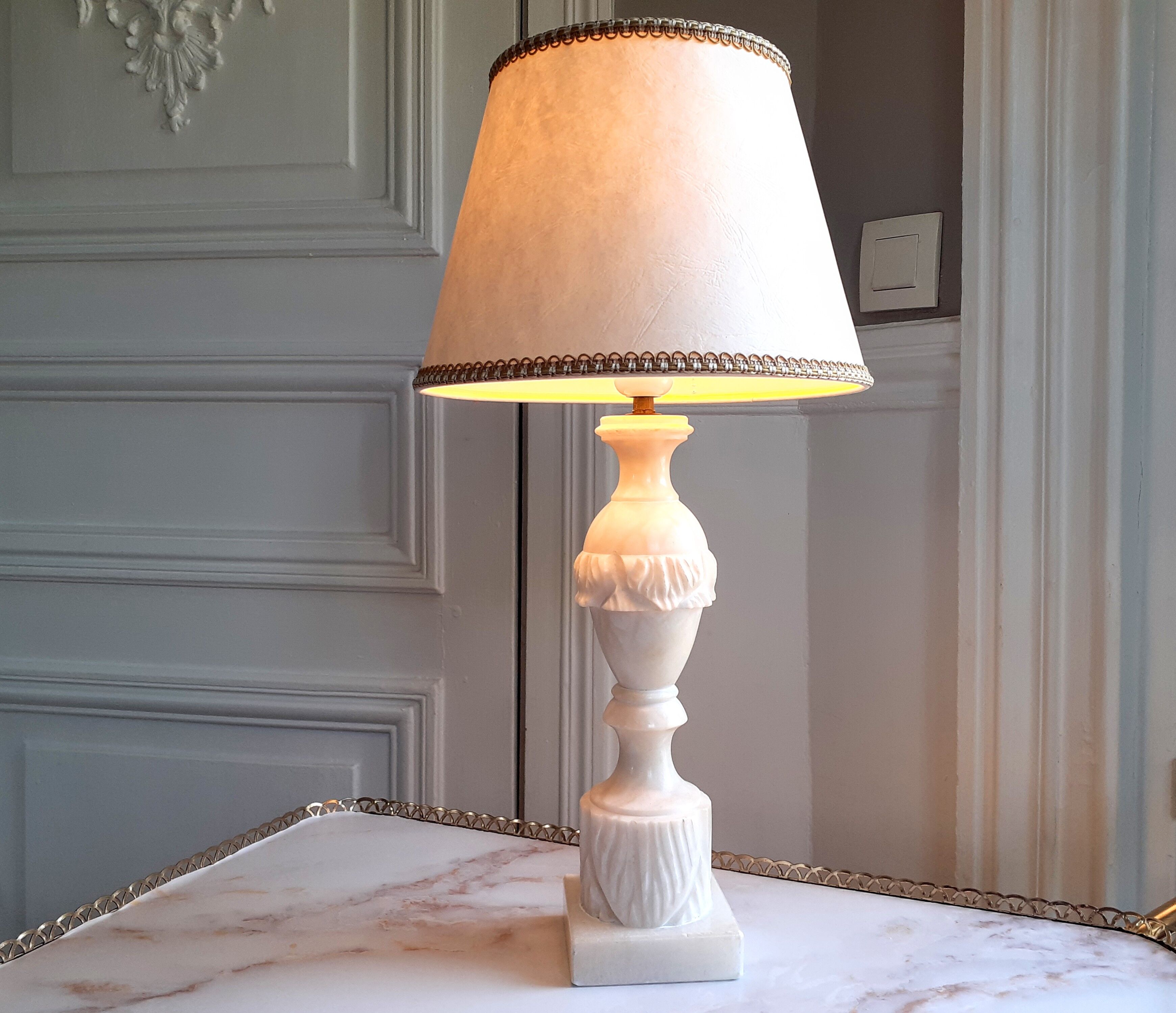 Alabaster marble lamp