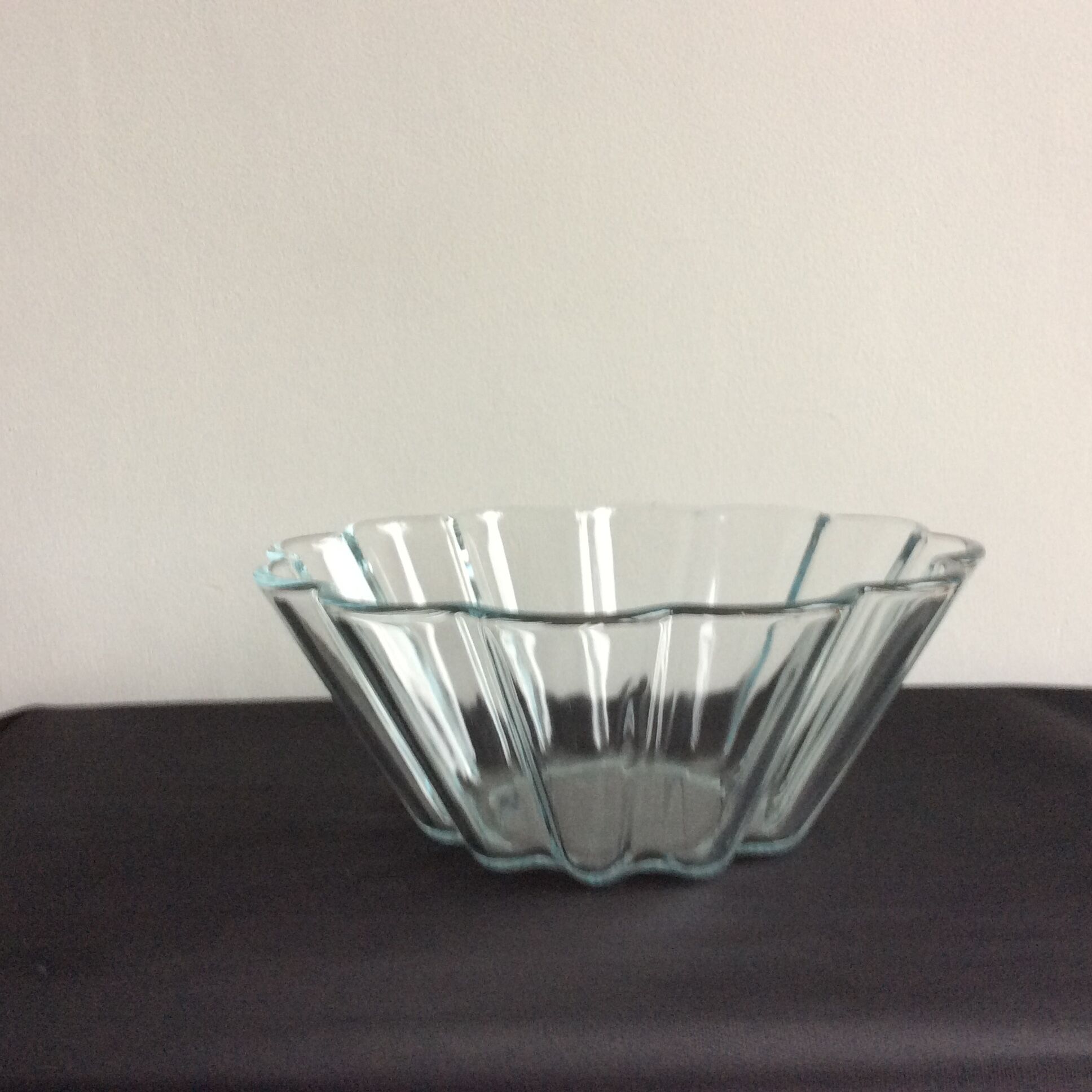 Cake mold (Charlotte or other) fluted glass PYREX - vintage