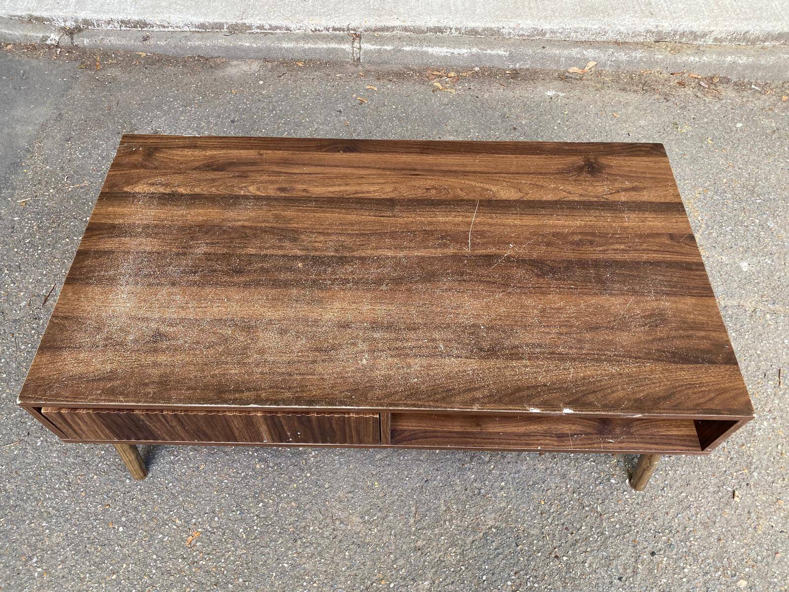 Table basse scandinave vintage en bois avec tiroir