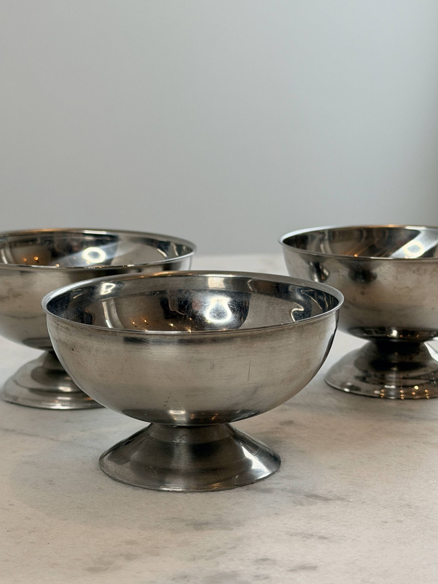Set of 3 stainless steel bowls