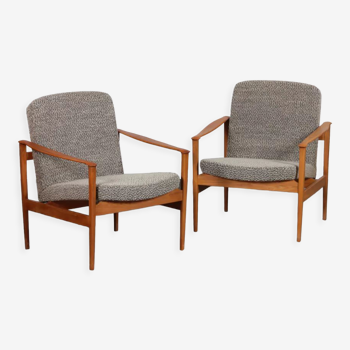 Pair of wooden armchairs from the 1960s