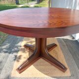 round table with central leg and extension, Baumann design