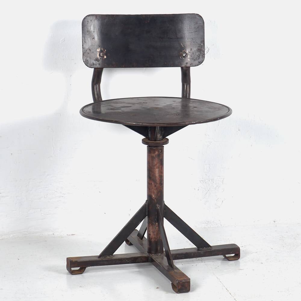 Old iron chair (c.1920)