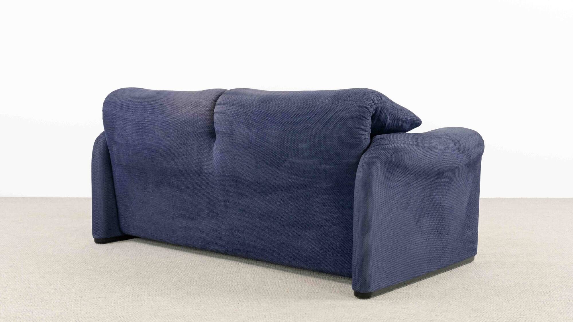 Cassina Maralunga 2-seat Sofa by Vico Magistretti