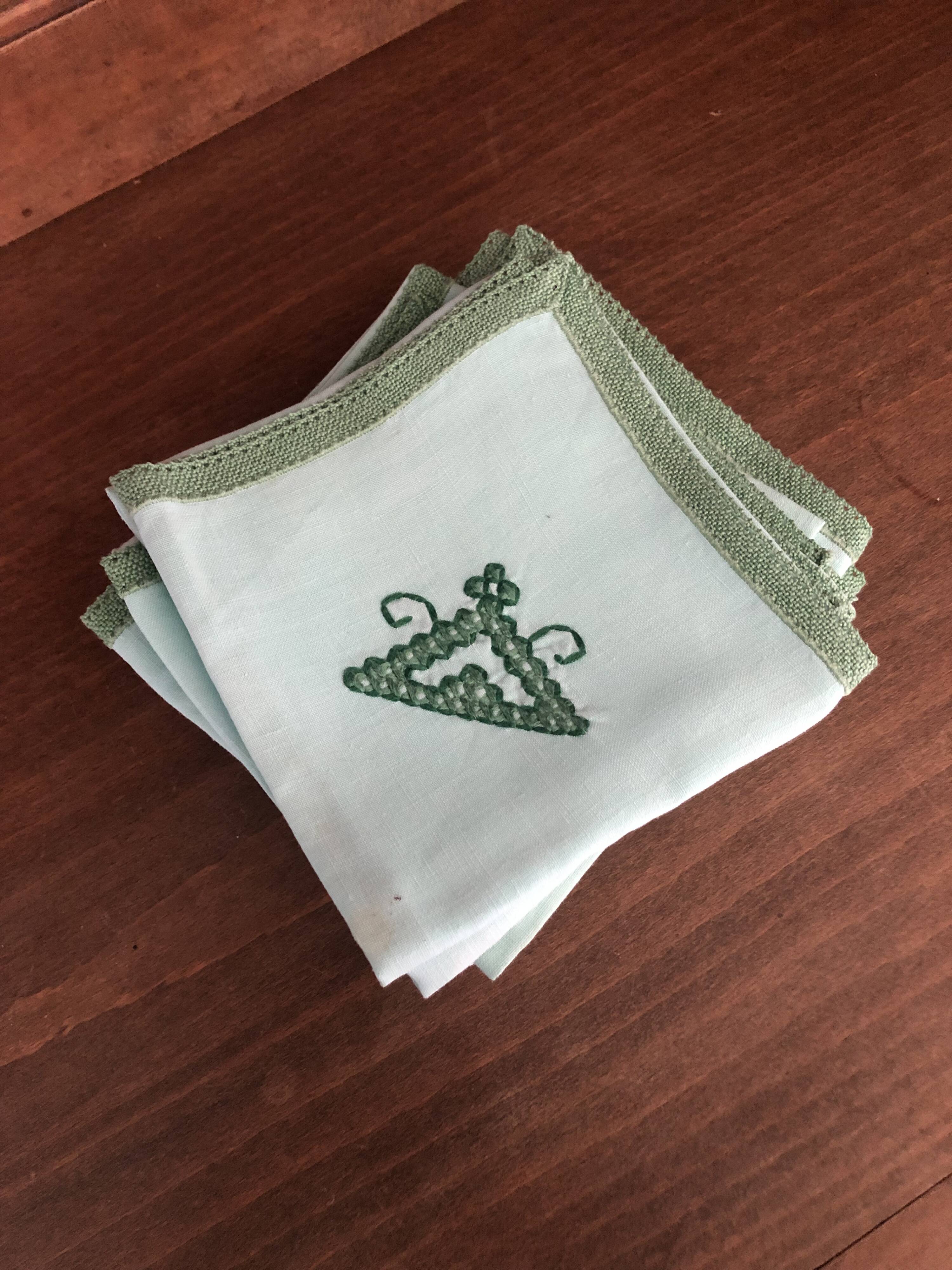 8 vintage hand-embroidered napkins - 38x38 cm - Cotton