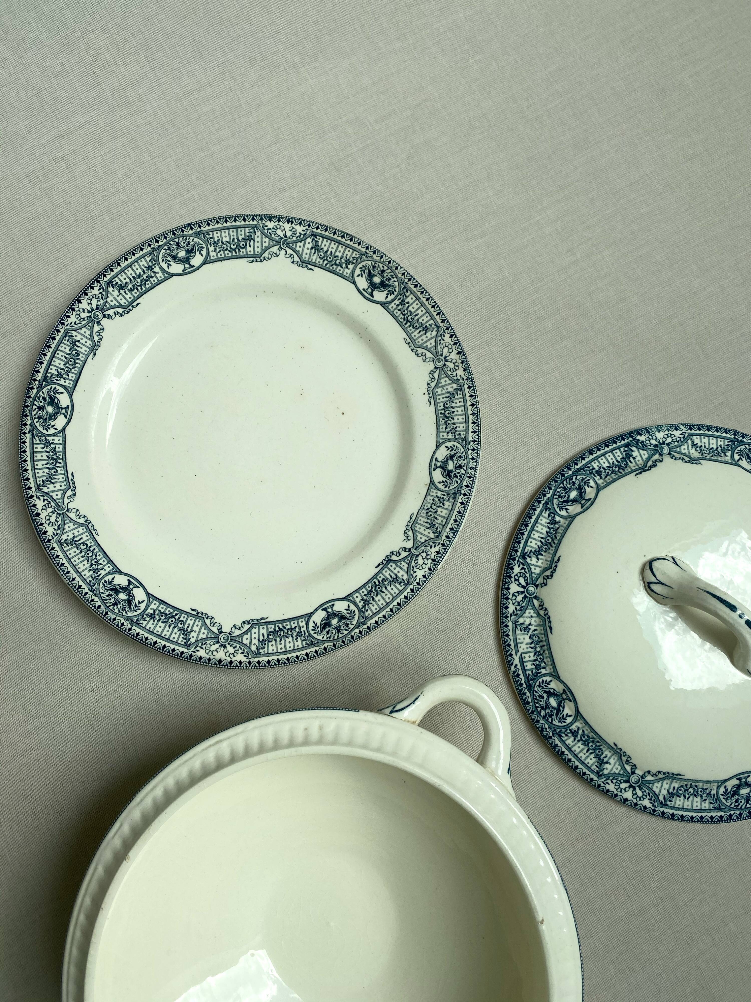 Soup pot iron earth Salins