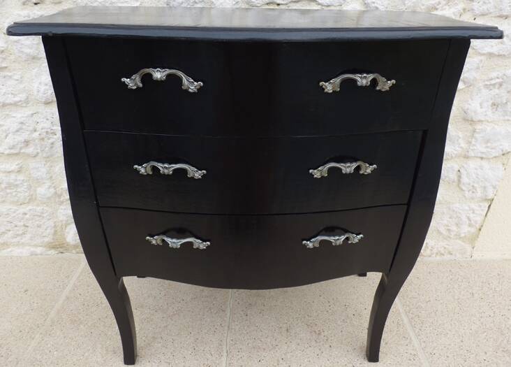 Louis XV style baroque effect chest of drawers in lacquered black color – Completely revamped