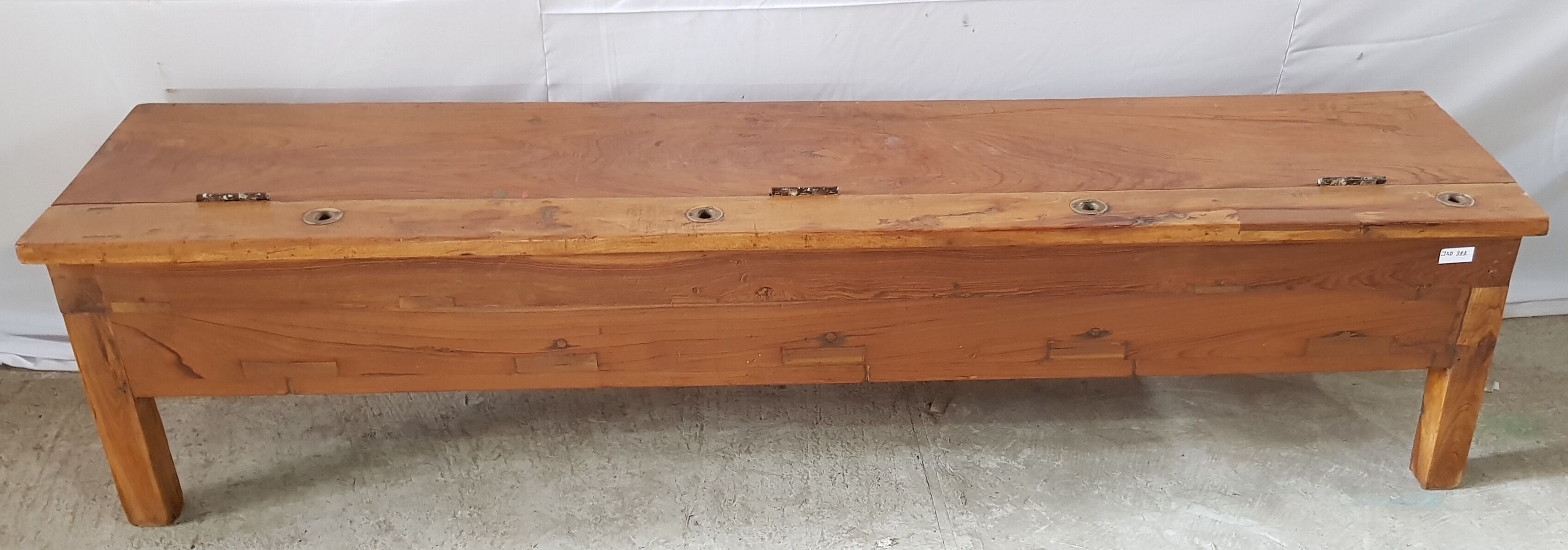 Chest / bench in teak