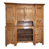 Very important Franc Comtois buffet from the 18th century in honey-colored fir circa 1750