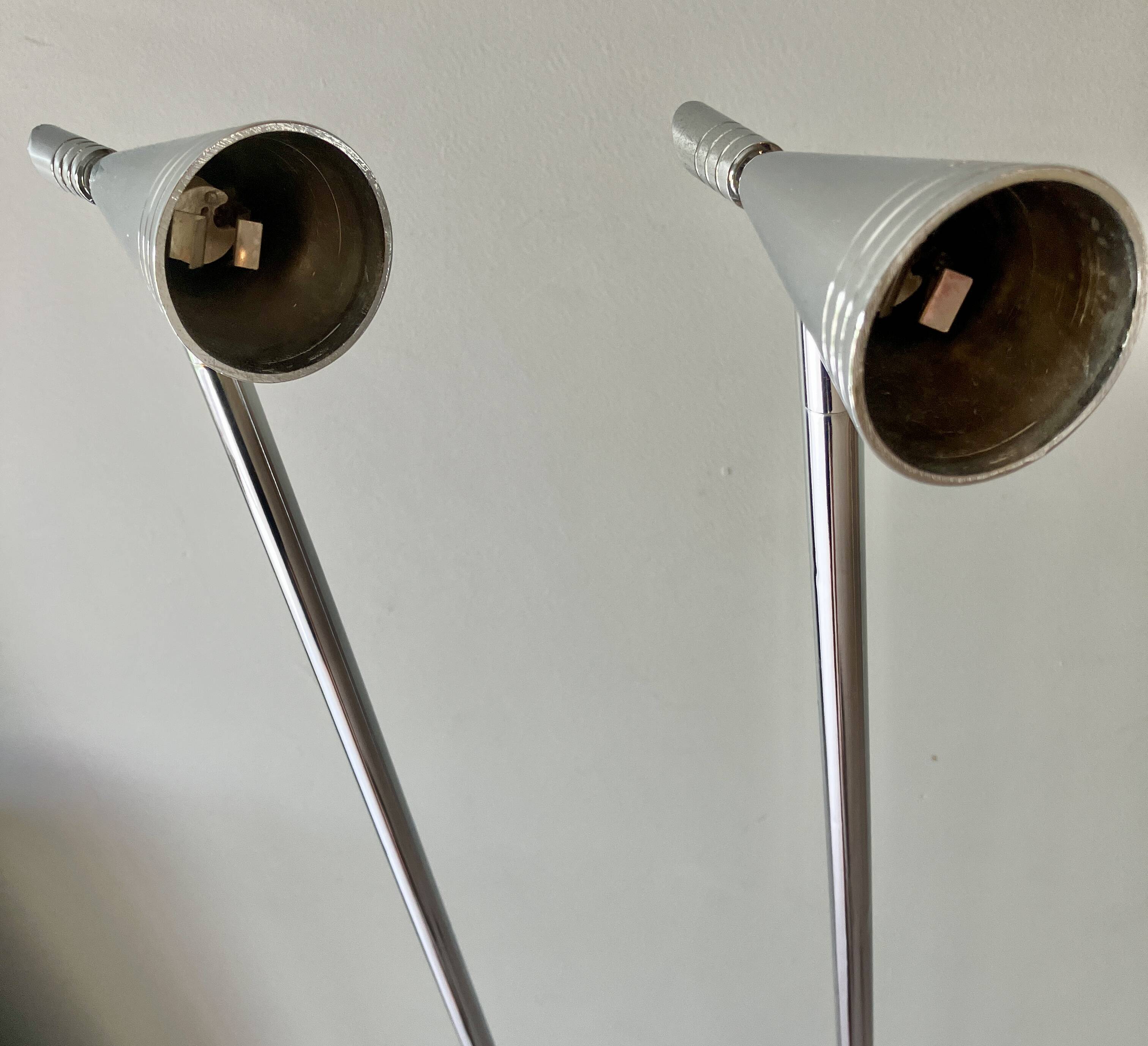 Paire de lampadaires Herstal acier chromé
