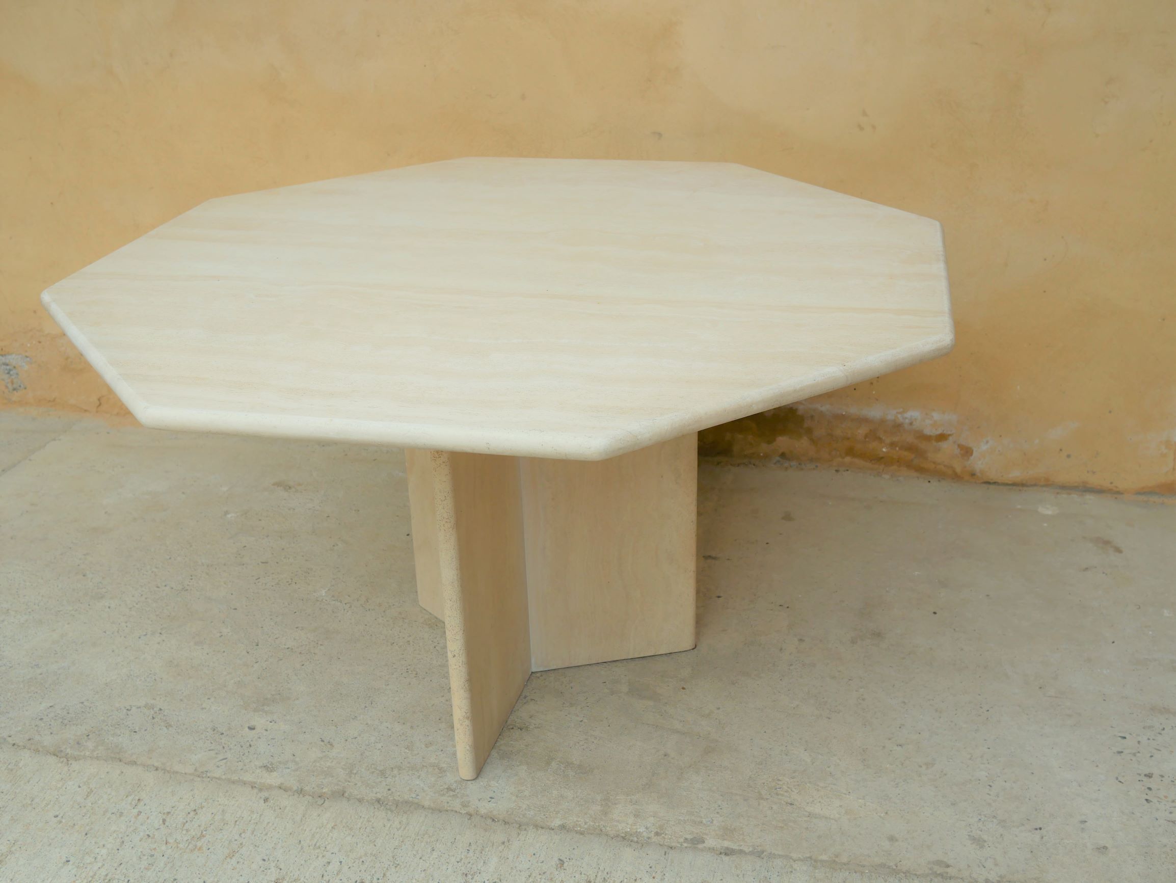 Vintage dining table in travertine by Cinna editions