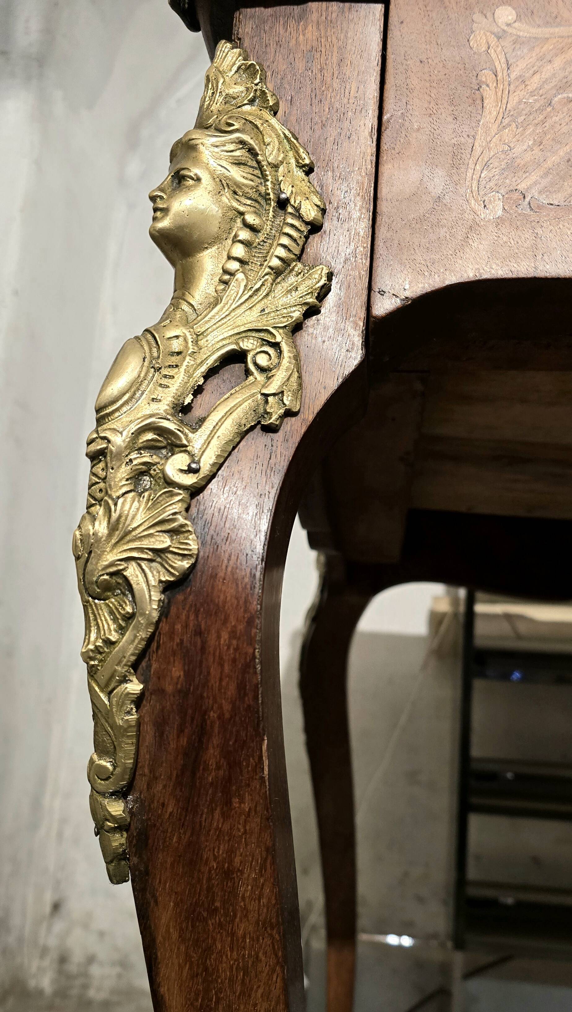 Louis XV style flat desk in marquetry - 20th century work