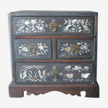 Chinese mother-of-pearl cabinet