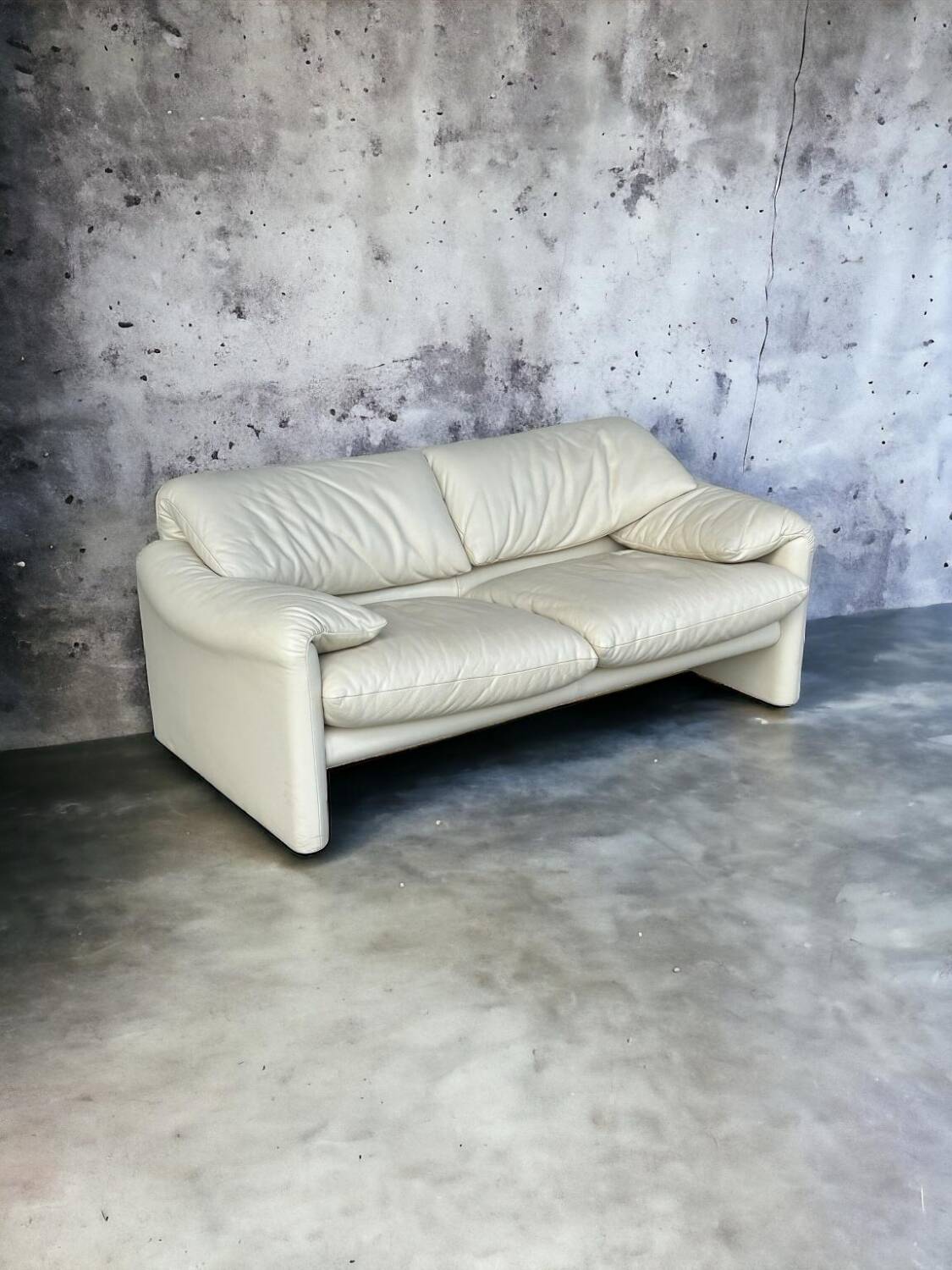 Maralunga White Leather Sofa By Vico Magistretti For Cassina, 1970s No. 2