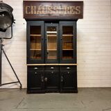 Buffet two bodies of commerce.