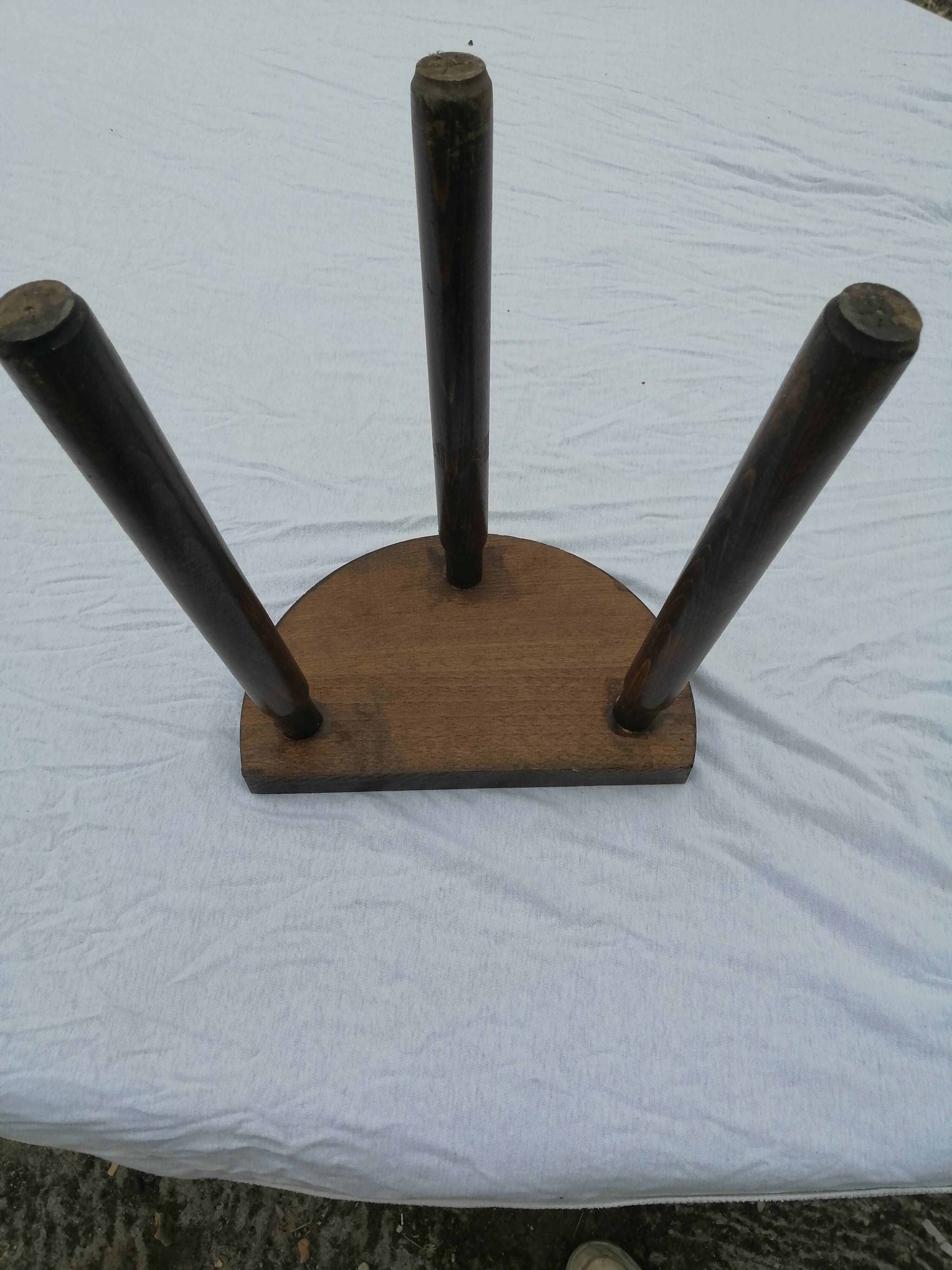 Tabouret en bois demi lune