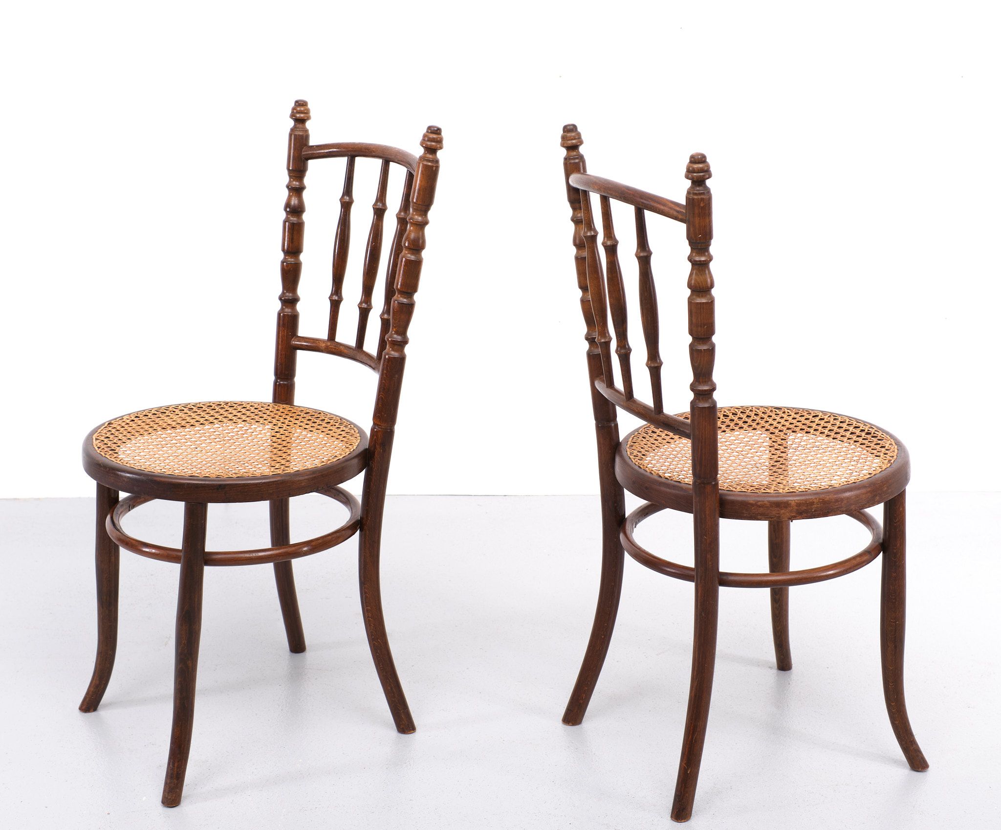 2 Thonet Mundus chairs Vienna Austria, circa 1925