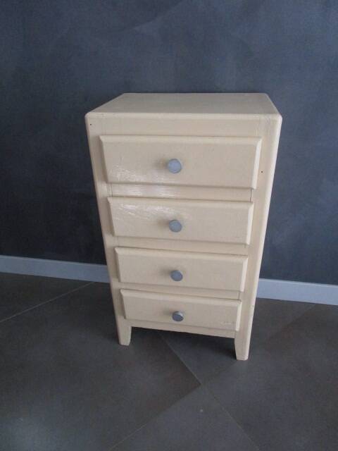 Small 50s sideboard with 4 drawers