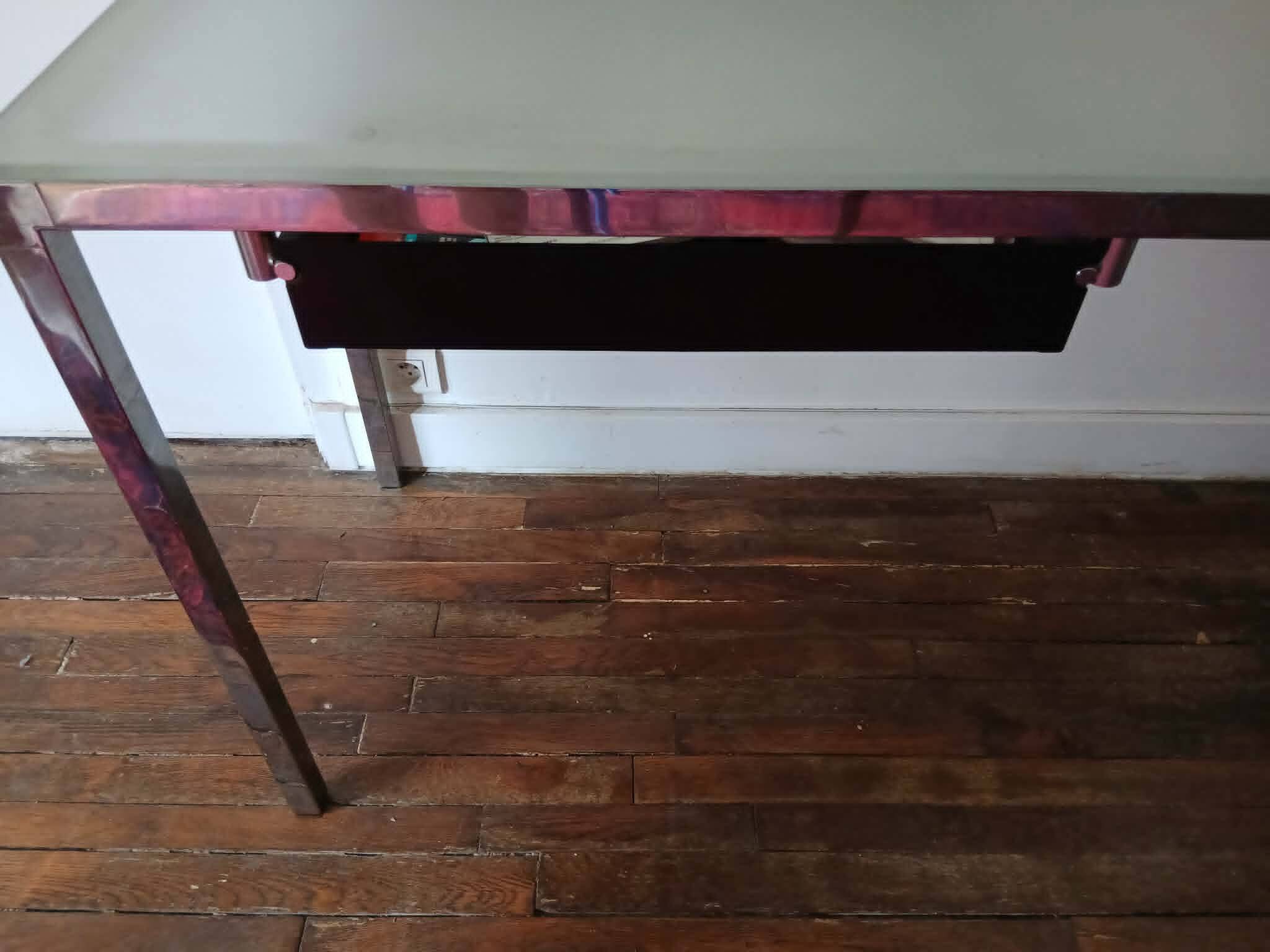 Bureau design acier chromé verre trempé