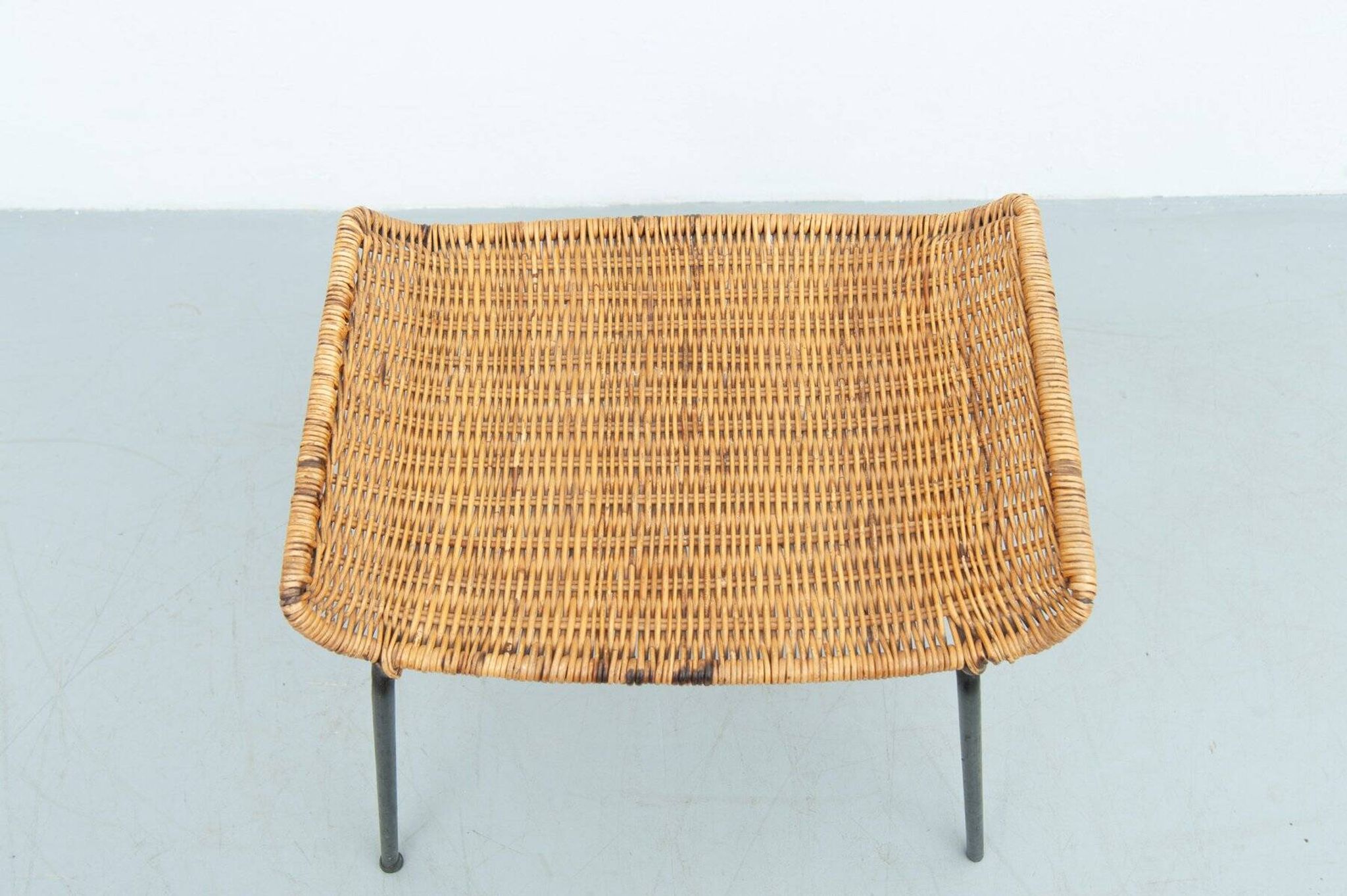 Tabouret en rotin attribué à Gian Franco Legler, années 1950.