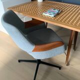 Desk chair