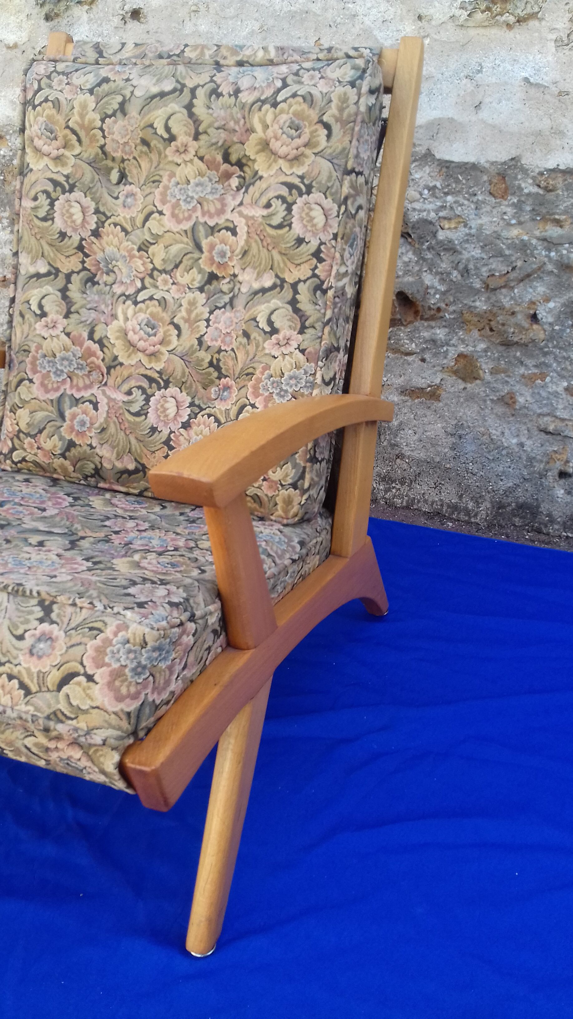 Free-Span edition armchair