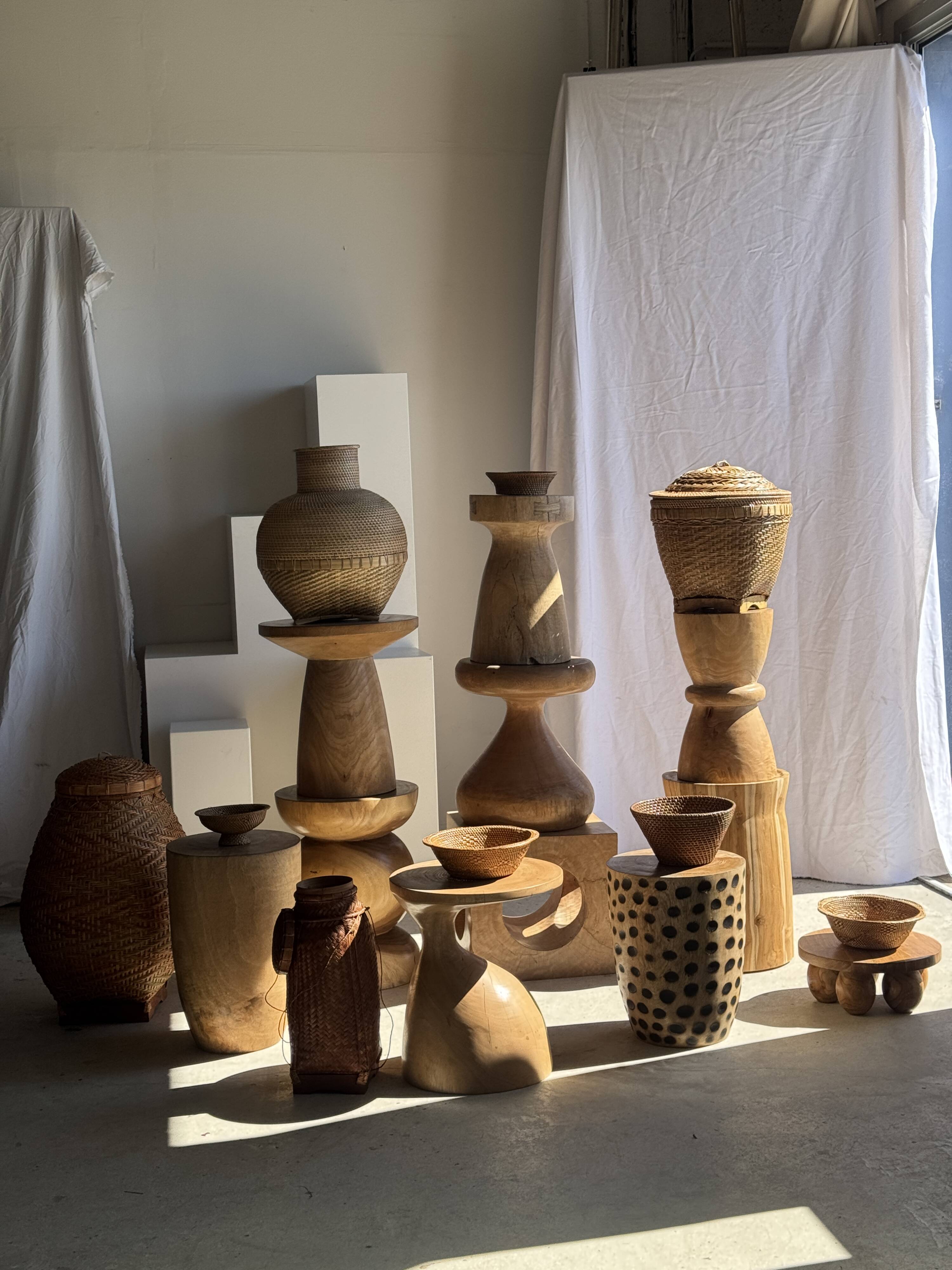 Stool, side table, end table in solid suar wood, spheres H50 D39.