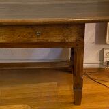 Bressane XVIII walnut table, 2 pulls, a drawer.