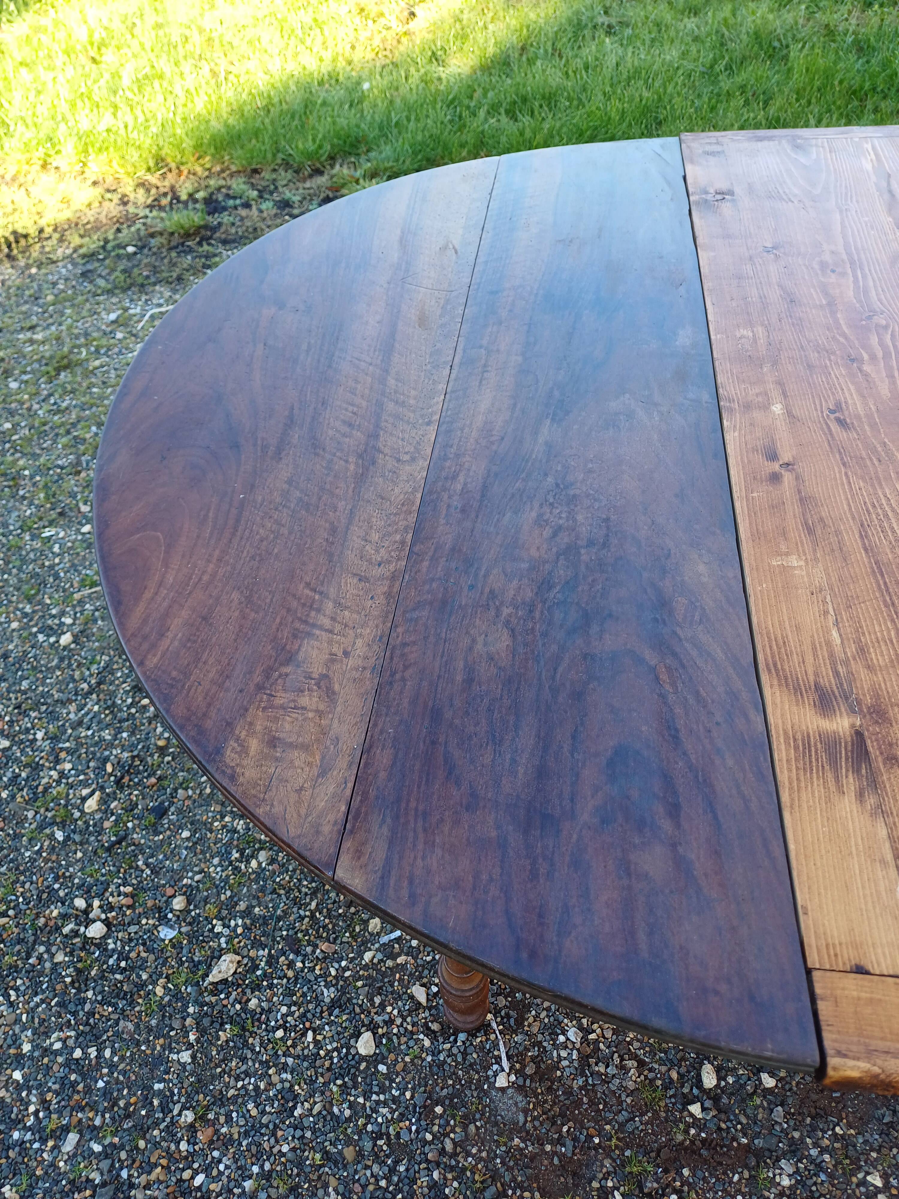 19th century walnut 6 leg table, opening