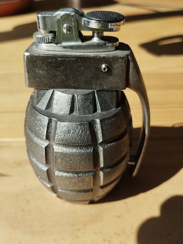 Briquet de table Vintage Grenade "Combat P.G.L." Japan 1950/60 - Complet