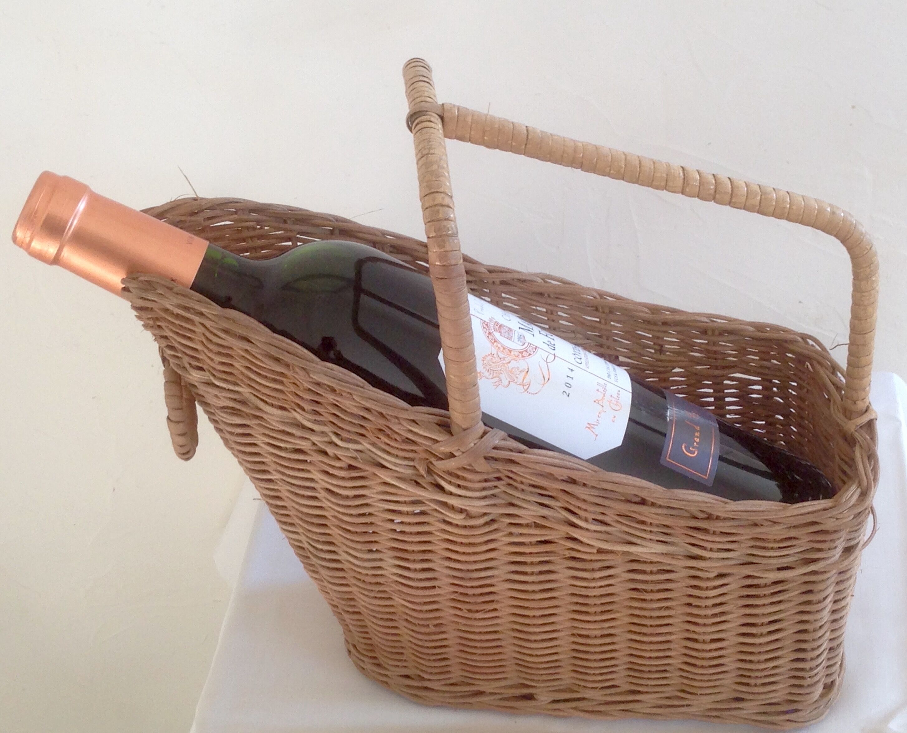 Basket Wicker with handle for bottle
