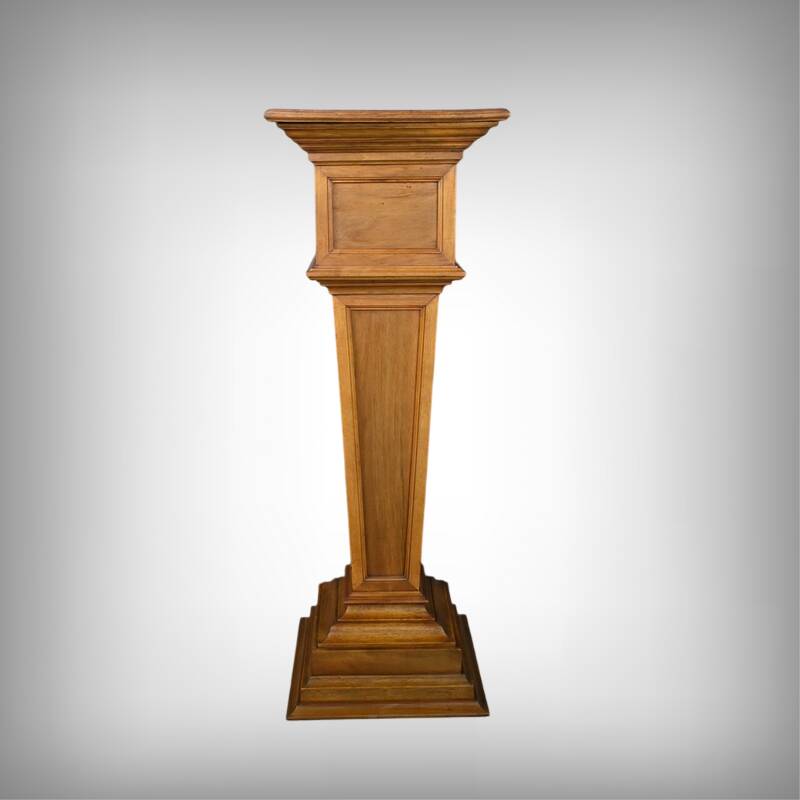 Important walnut column gain – Early 20th century