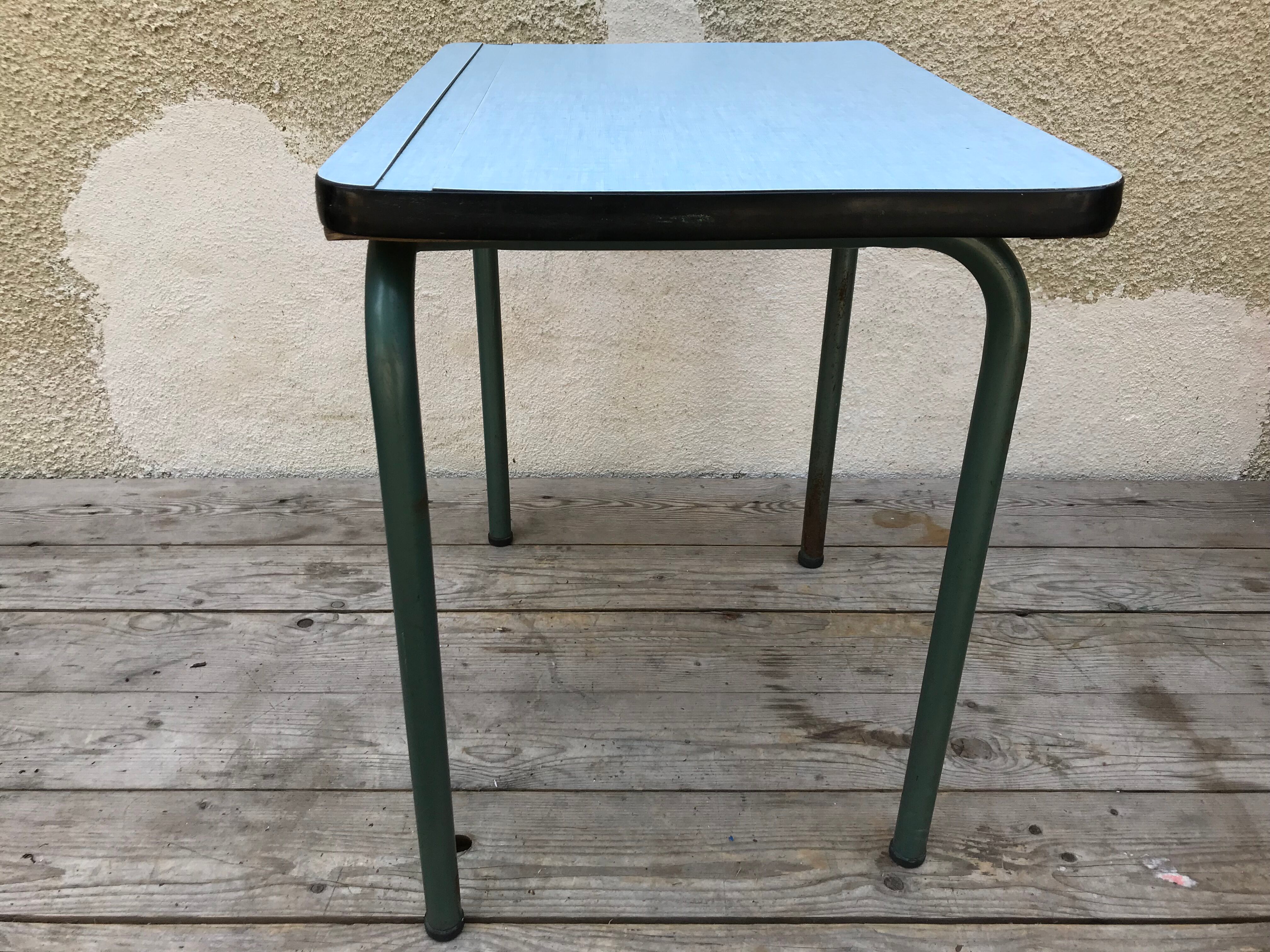 Desk school child