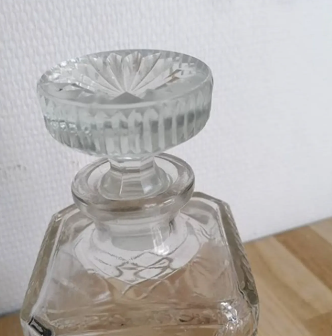 Glass carafe