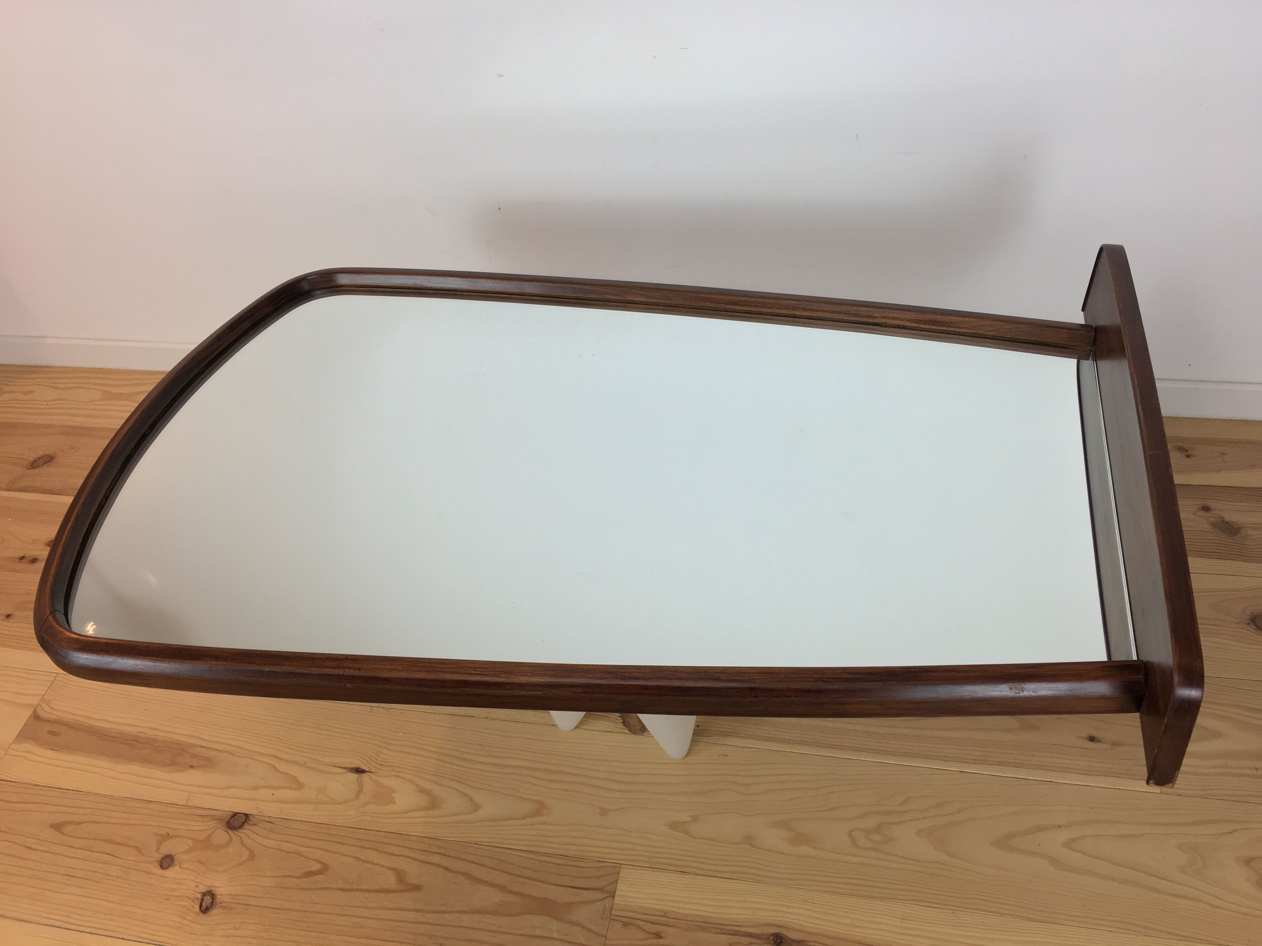 Scandinavian mirror with 116x68 cm tablet