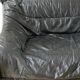Cocooning black leather sofa