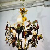 Lustre en fer forgé et porcelaine